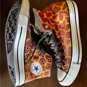 Converse - Chuck Taylor Hi - One of a kind custom Giraffe print - M7/W9